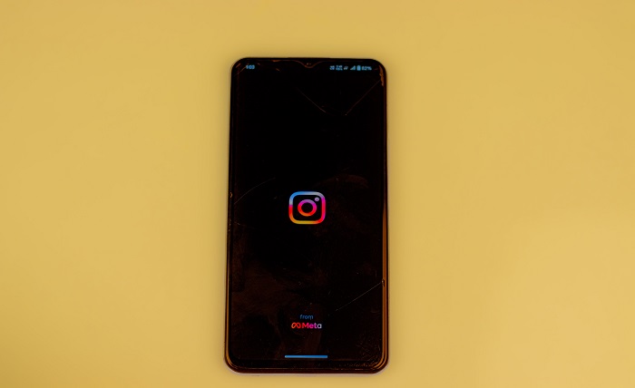 Instagram Downloading