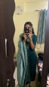 Cute girls DP Instagram profile wallpaper