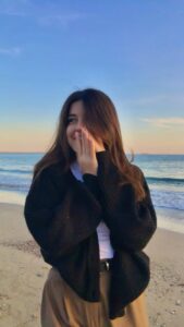 Cute girls DP aesthetic stylish selfie image