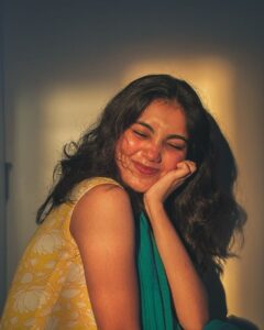 Girls DP modern stylish look photo