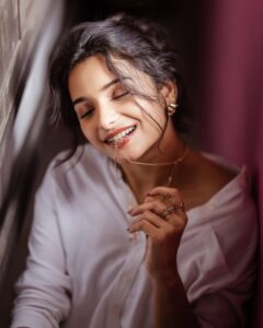 Stylish girls DP HD background wallpaper