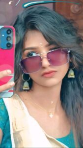 Stylish girls DP cute and fashionable look