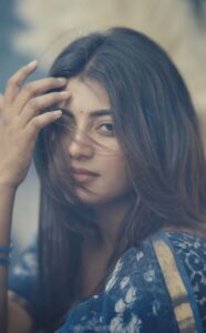 Stylish girls DP attractive profile wallpaper