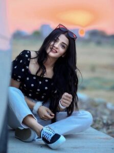 Stylish girls DP trendy aesthetic background image