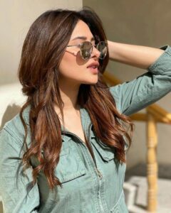 Stylish girls DP classy and elegant photo