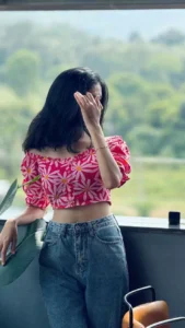 aesthetic girls dp whatsapp pretty look
