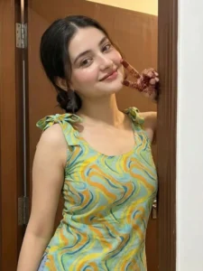 cool girl instagram dp